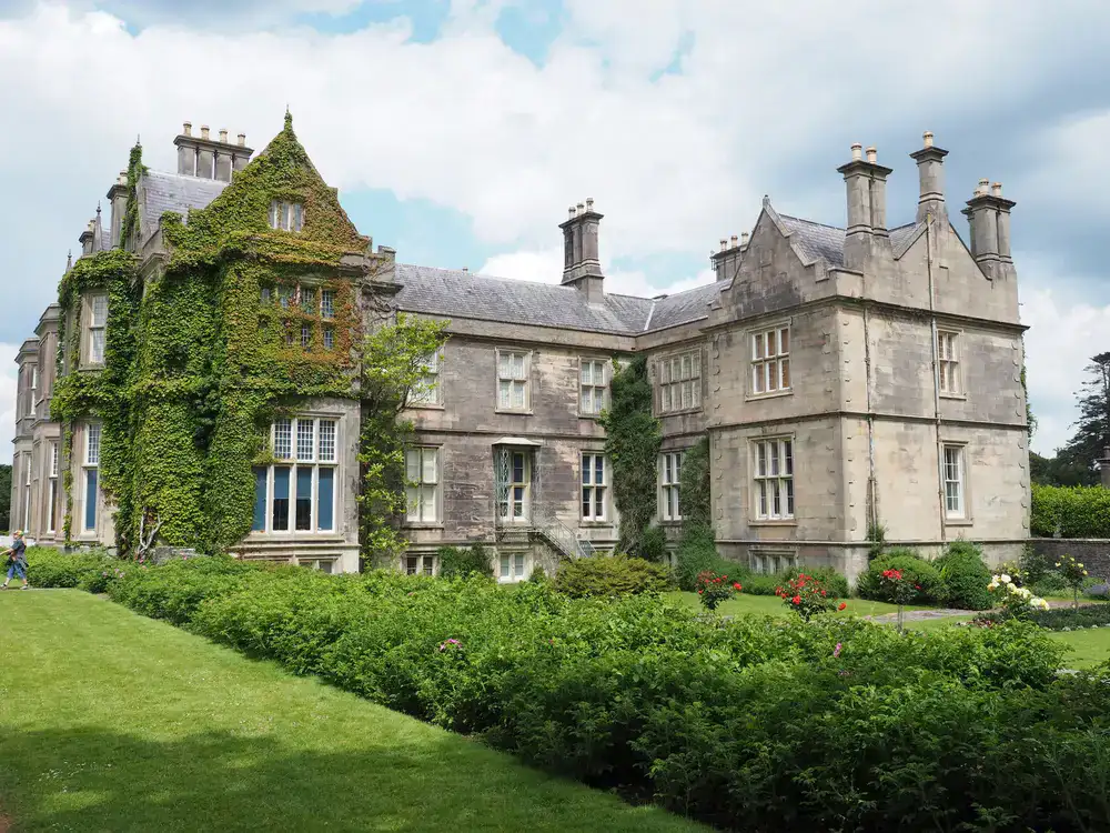 Greenkeeper professional arriving at a local property in County Kerry